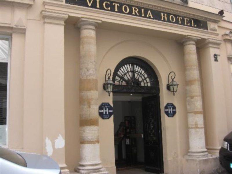 Victoria Hotel 2*